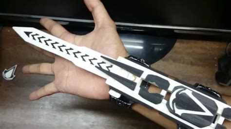 assassin's creed wrist blade real